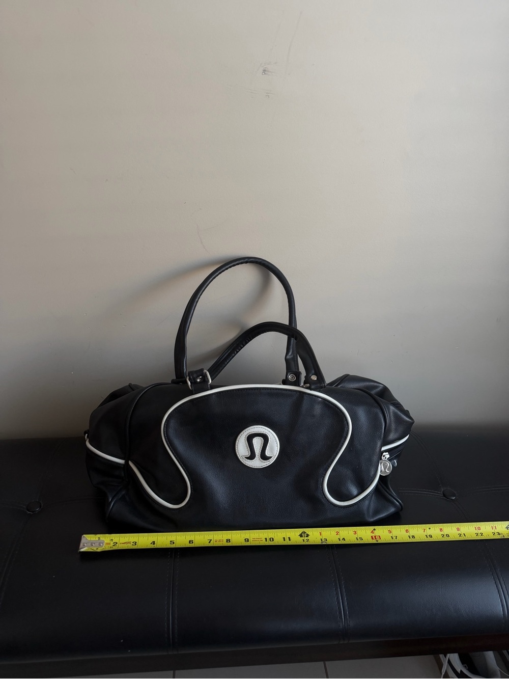 Vintage Lululemon Black Velocity Gym Duffel Bag w Retro White Piping Logo - Picture 8 of 10